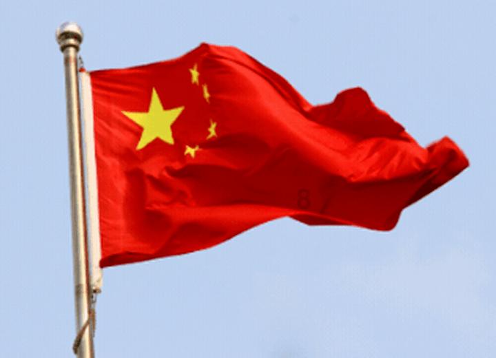 磁致伸缩位移传感器在太阳能电池板追光系统中的应用